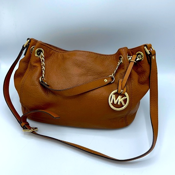 Michael Kors Handbags - MICHAEL KORS CROSSBODY GOLD CHAIN PURSE